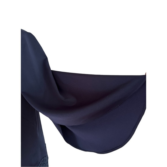 Tahari Navy Blue Shift Dress With A Lace Flower Hem & Split Bell Sleeve Size 4 - Picture 5 of 11